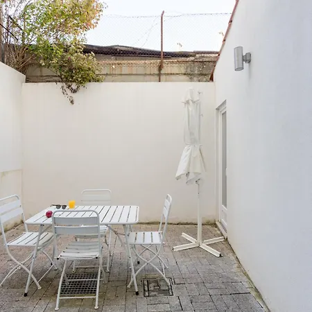 Apartment Calcada De Santo Amaro Lisbon